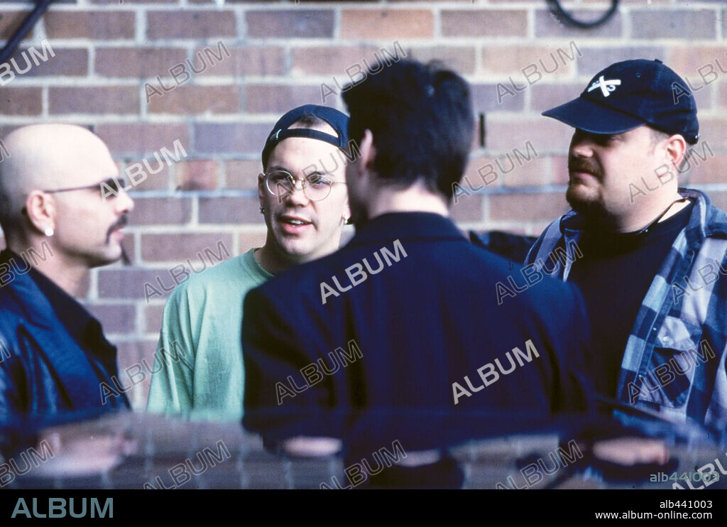 ANDY WACHOWSKI and LARRY WACHOWSKI in THE MATRIX, 1999, directed by ANDY WACHOWSKI and LARRY WACHOWSKI. Copyright ROADSHOW FILM LIMITED.