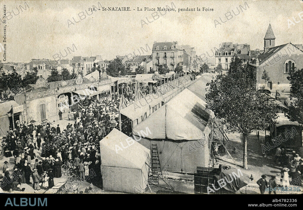 'St Nazaire. La place Marceau pendant la Foire'. Photographie anonyme pour une carte postale vers 1906. Credit : Collection IM/KHARBINE-TAPABOR.