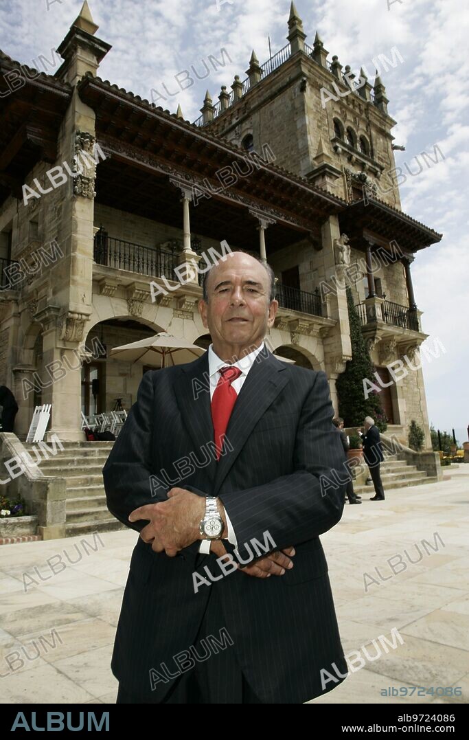 07-20-2007 Santander Emilio Botin gives a press conference at his house Photos Juan Manuel Serrano Arce Juan Manuel Serrano.