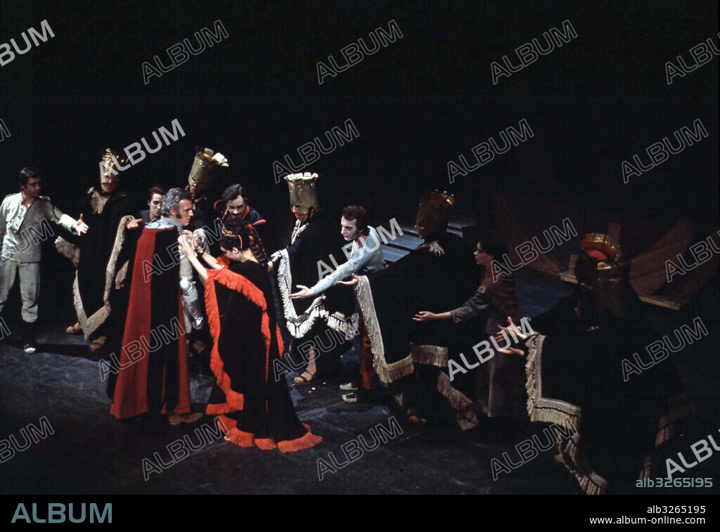 SENECA , LUCIO ANNEO. FILOSOFO HISPANO - LATINO . CORDOBA 3 AC - 65 DC. TEATRO." MEDEA " , REPRESENTACION TEATRAL EN MADRID , AÑO 1971. ACTRIZ , NATI MISTRAL.