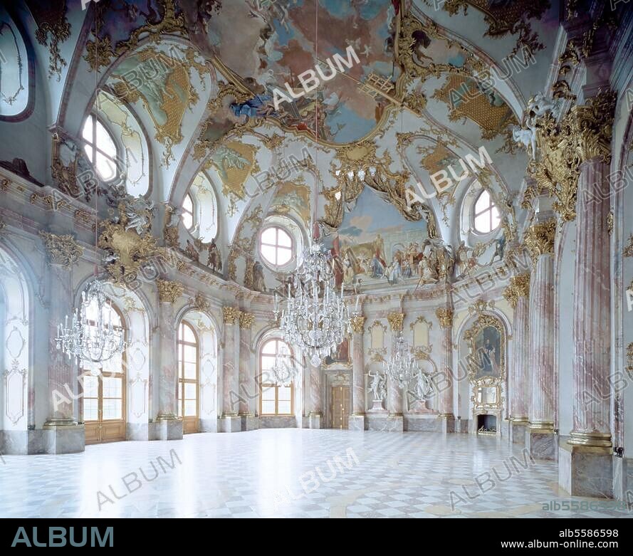 Würzburg (Unterfranken, Bayern), Fürstbischöfliche Residenz (1720 begonnen; Arch.: Balthasar Neumann u. a.), Kaisersaal (Ausstattung 1749-52; Stuck von Antonio Bossi, Fresken von Giovanni Battista Tiepolo). Innenansicht nach Nordosten. Foto.