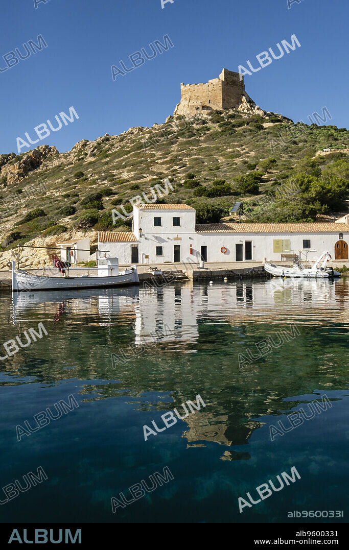 Es Port, puerto de Cabrera, Parque nacional marítimo-terrestre del Archipiélago de Cabrera, Mallorca, Balearic Islands, Spain.