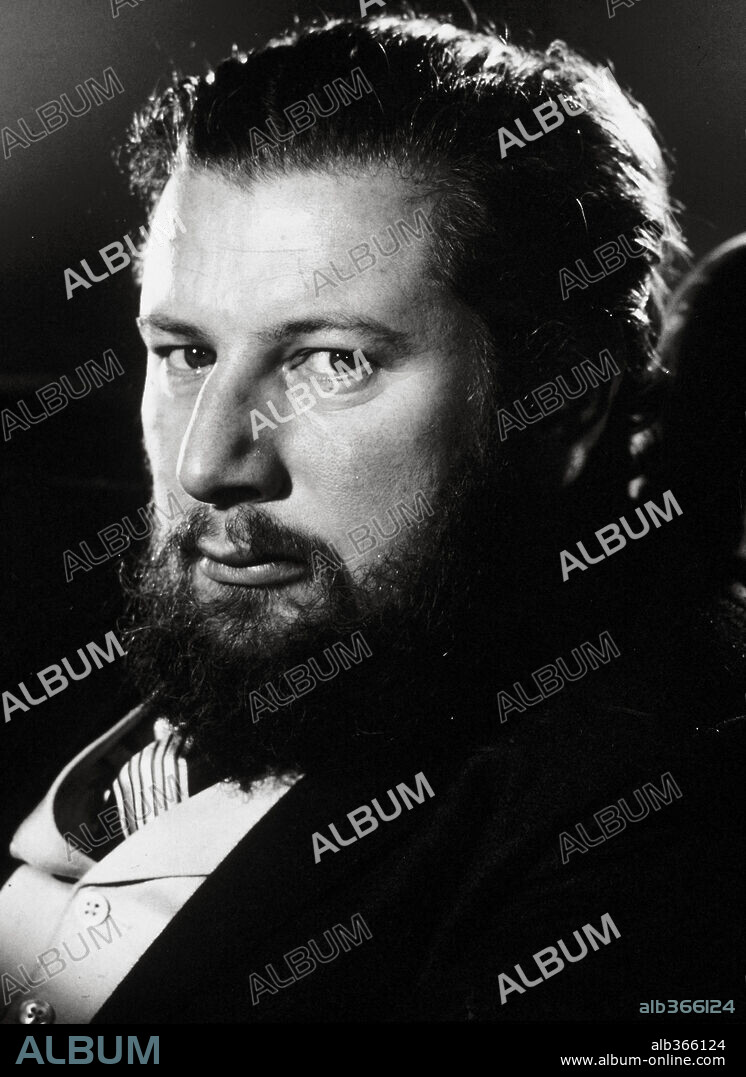 Sir Peter Ustinov. PETER USTINOV. 1960