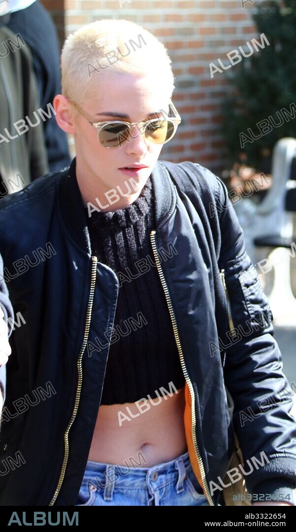 March 9, 2017 - New York, New York, United States - Actress Kristen Stewart sports close cropped hair and a bare tummy as she leaves a downtown hotel on March 9 2017 in New York City. 09/03/2017