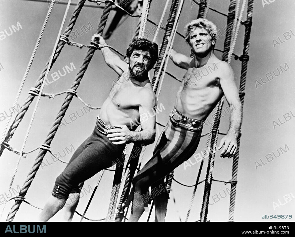 BURT LANCASTER y NICK CRAVAT en EL TEMIBLE BURLÓN, 1952 (THE CRIMSON PIRATE), dirigida por ROBERT SIODMAK. Copyright WARNER BROTHERS.