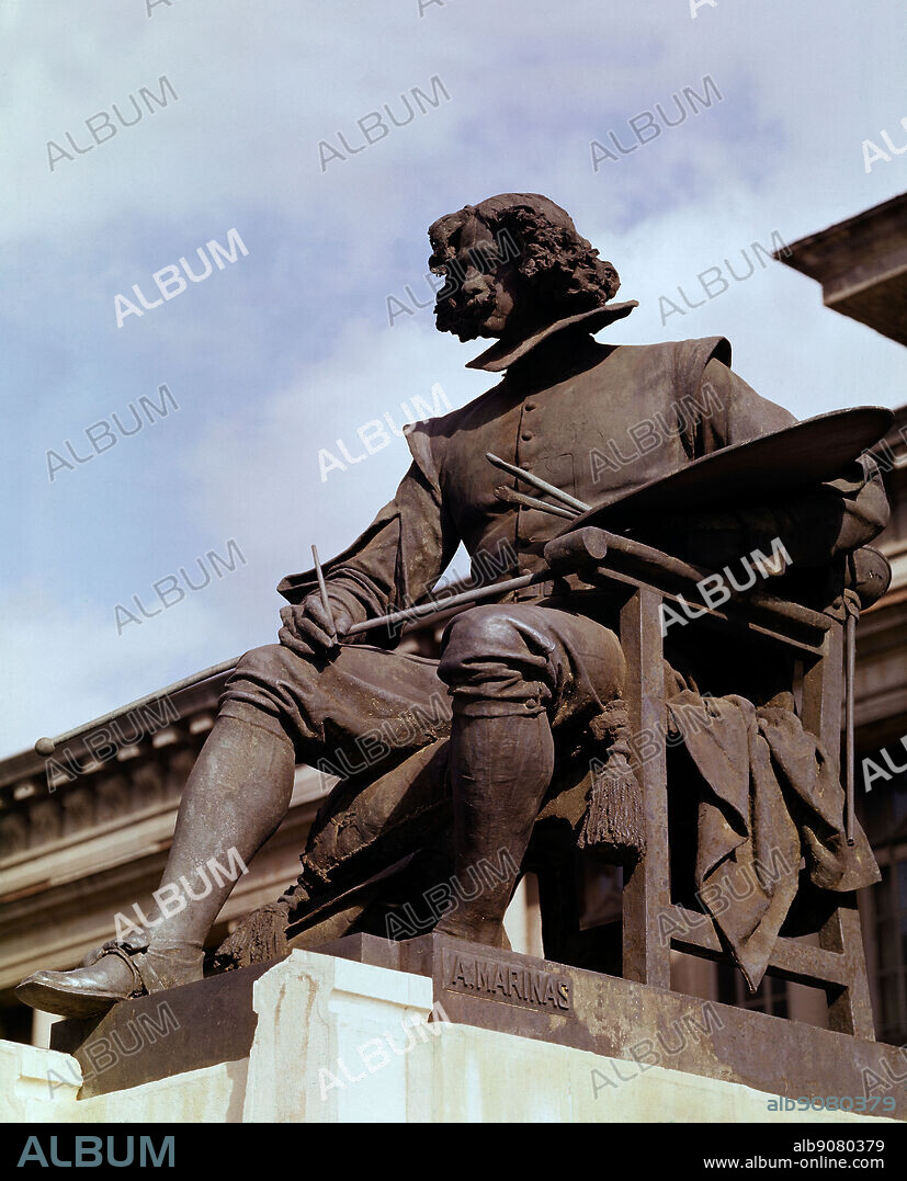 ANICETO MARINAS. MONUMENTO A VELAZQUEZ - FOTO AÑOS 60.