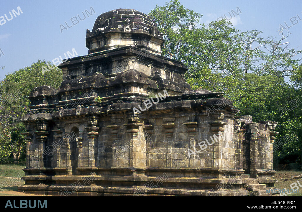 Shiva Devale was built by the Chola rulers who annexed Sri Lanka in the late 10th century. Polonnaruwa, the second most ancient of Sri Lanka's kingdoms, was first declared the capital city by King Vijayabahu I, who defeated the Chola invaders in 1070 CE to reunite the country under a national leader.