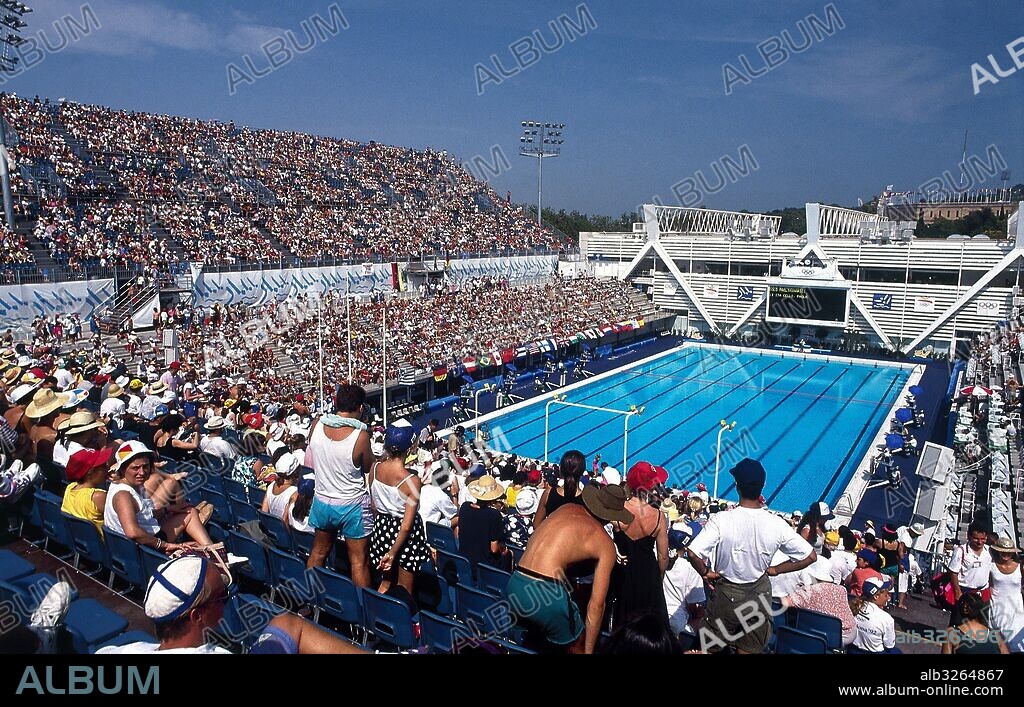 JUEGOS OLIMPICOS "BARCELONA'92". COMPETICION OLIMPICA DE NATACION. Panorámica de las PISCINAS PICORNELL, en ellas se celebraron las pruebas olímpicas de Natación sincronizada y la final de waterpolo. Anillo Olímpico de Montjuïc. Barcelona. Cataluña.