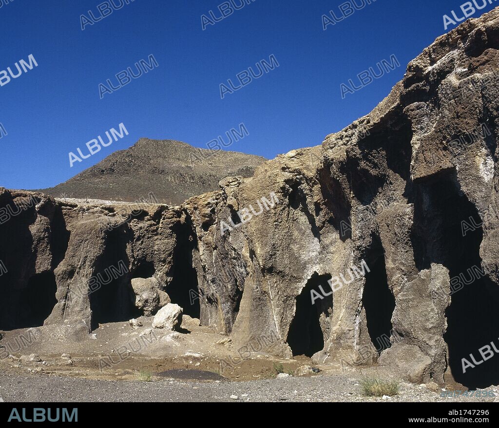 CANARIAS. GRAN CANARIA. Vista de las CUEVAS GUANCHES DE GALDAR. Provincia de Las Palmas. España.