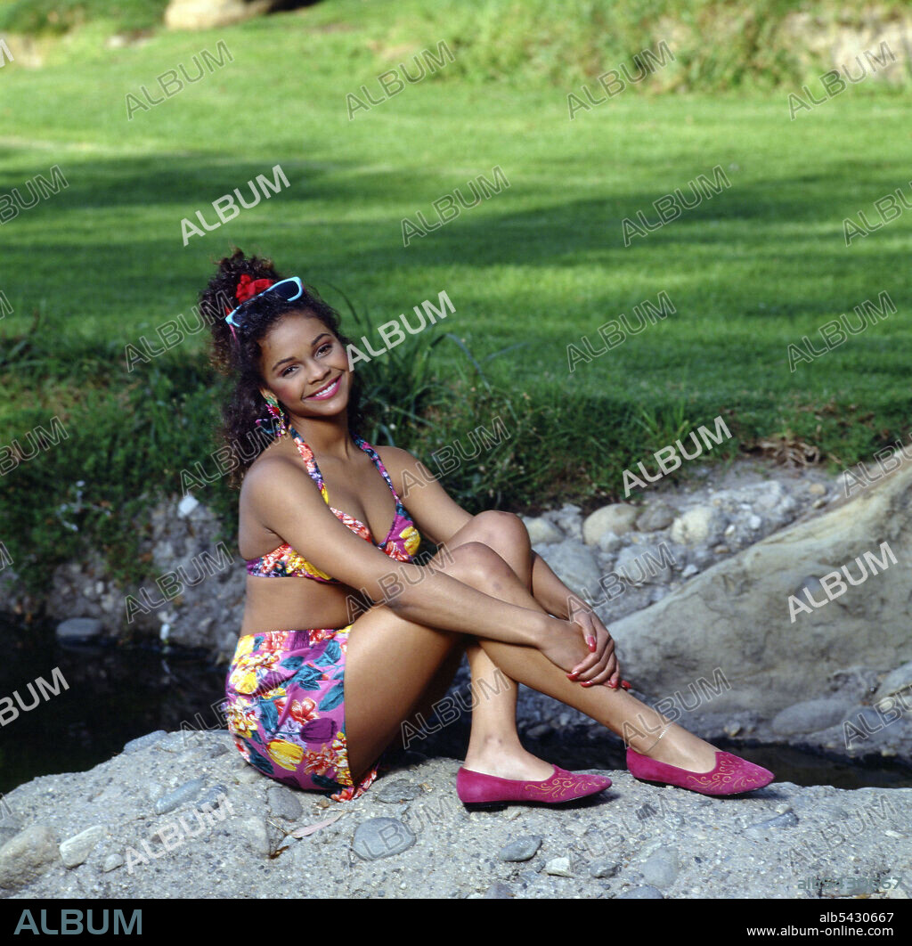 LARK VOORHIES in SAVED BY THE BELL, 1989, directed by DON BARNHART and SAM BOBRICK. Copyright Peter Engel Productions.
