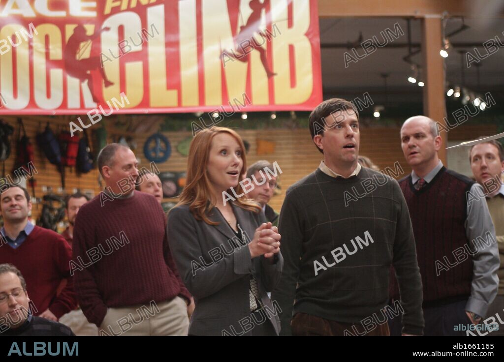 ANNE HECHE and ED HELMS in CEDAR RAPIDS, 2011, directed by MIGUEL ARTETA. Copyright 20TH CENTURY FOX.