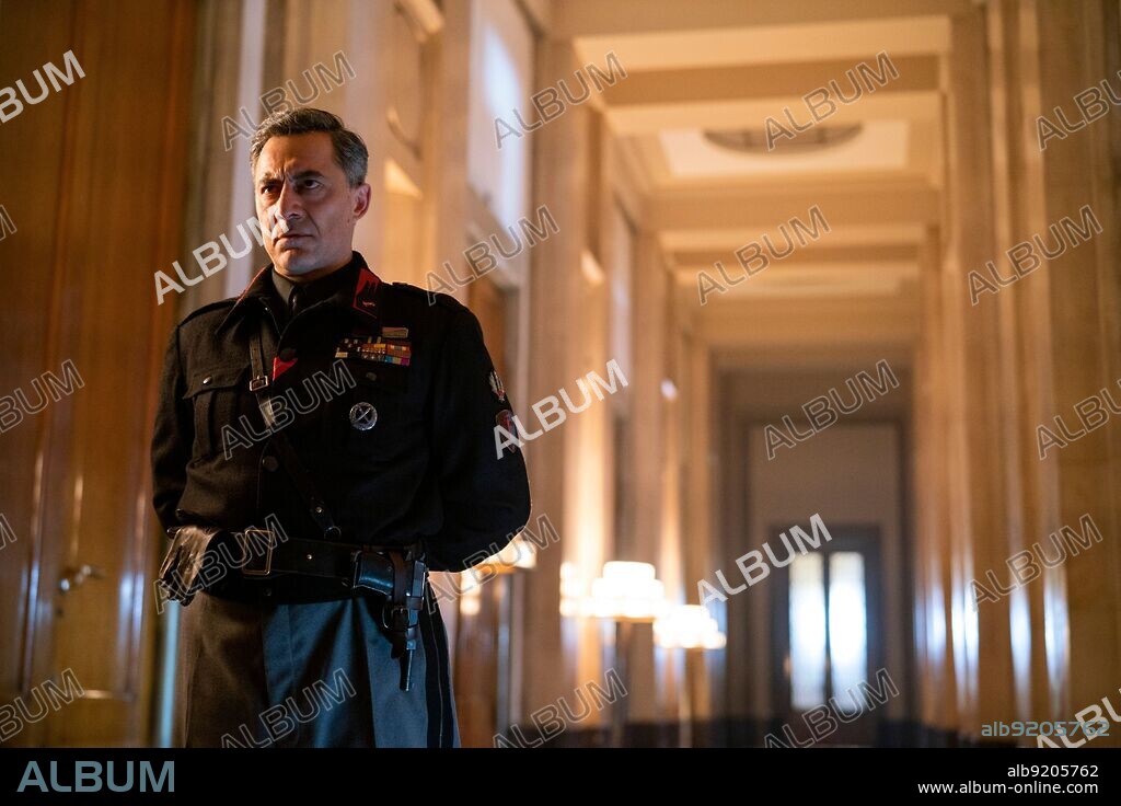 FILIPPO TIMI in RAPINIAMO IL DUCE, 2022, unter der Regie von RENATO DE MARIA. Copyright BiBi FILM.