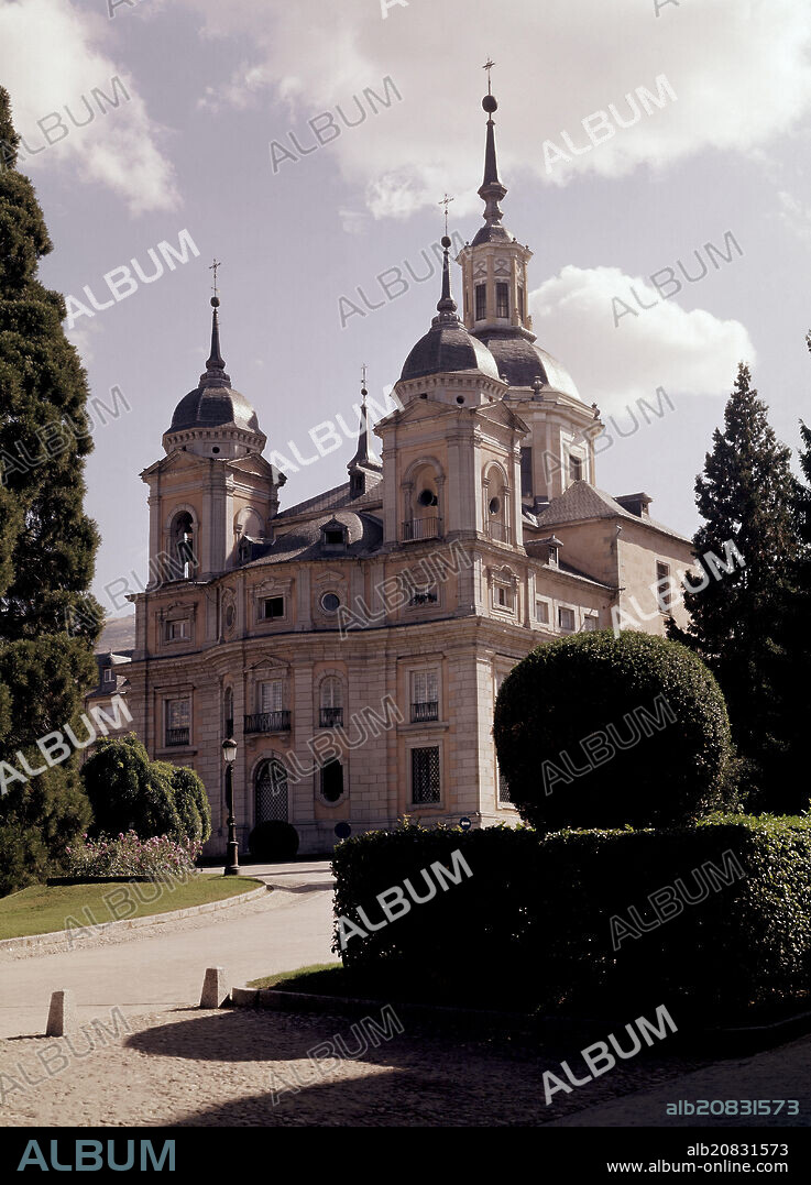 TEODORO ARDEMANS. REAL COLEGIATA DE LA SANTISIMA TRINIDAD EN EL PALACIO REAL DE LA GRANJA DE SAN ILDEFONSO - SIGLO XVIII - FOTO AÑOS 60.