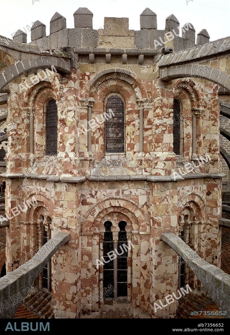 CIMBORRIO DE LA CATEDRAL DE AVILA - SIGLO XII - ROMANICO ESPAÑOL.
