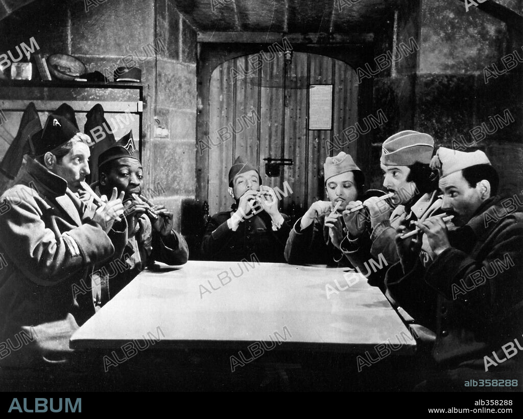 JEAN GABIN and PIERRE FRESNAY in THE GRAND ILLUSION, 1937 (LA GRANDE ILLUSION), directed by JEAN RENOIR. Copyright REALISATIONS D'ART CINEMATOGRAPHIQUE.