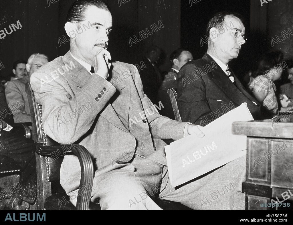 HOWARD HUGHES.  1947