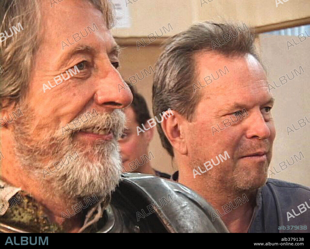 JEAN ROCHEFORT y TERRY GILLIAM en LOST IN LA MANCHA, 2002, dirigida por KEITH FULTON y LOUIS PEPE. Copyright QUIXOTE FILMS/LOW KEY PICTURES/EASTCROFT PRODUCTIONS.