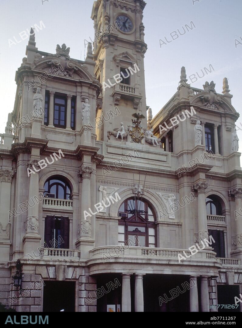 FRANCISCO MORA BERENGUER Y CARLOS CARBONELL. AYUNTAMIENTO DE VALENCIA - SIGLO XX.