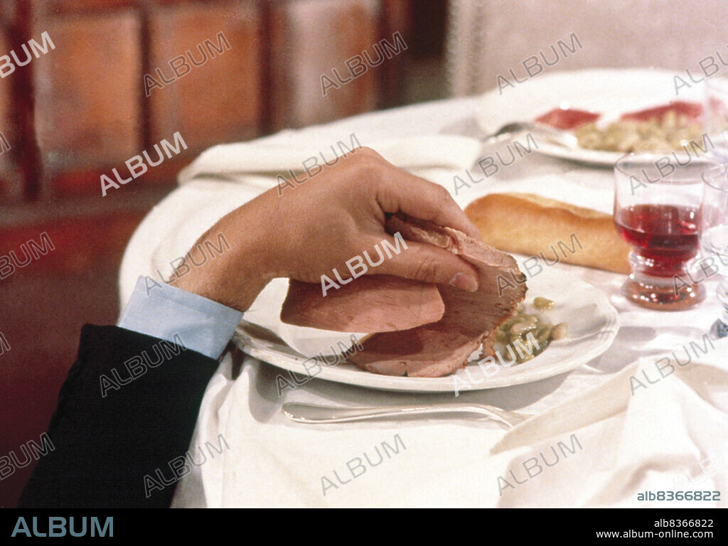 THE DISCREET CHARM OF THE BOURGEOISIE, 1972 (LE CHARME DISCRET DE LA BOURGEOISIE), directed by LUIS BUÑUEL. Copyright DEAN FILM/GREENWICH FILM/JET FILMS.