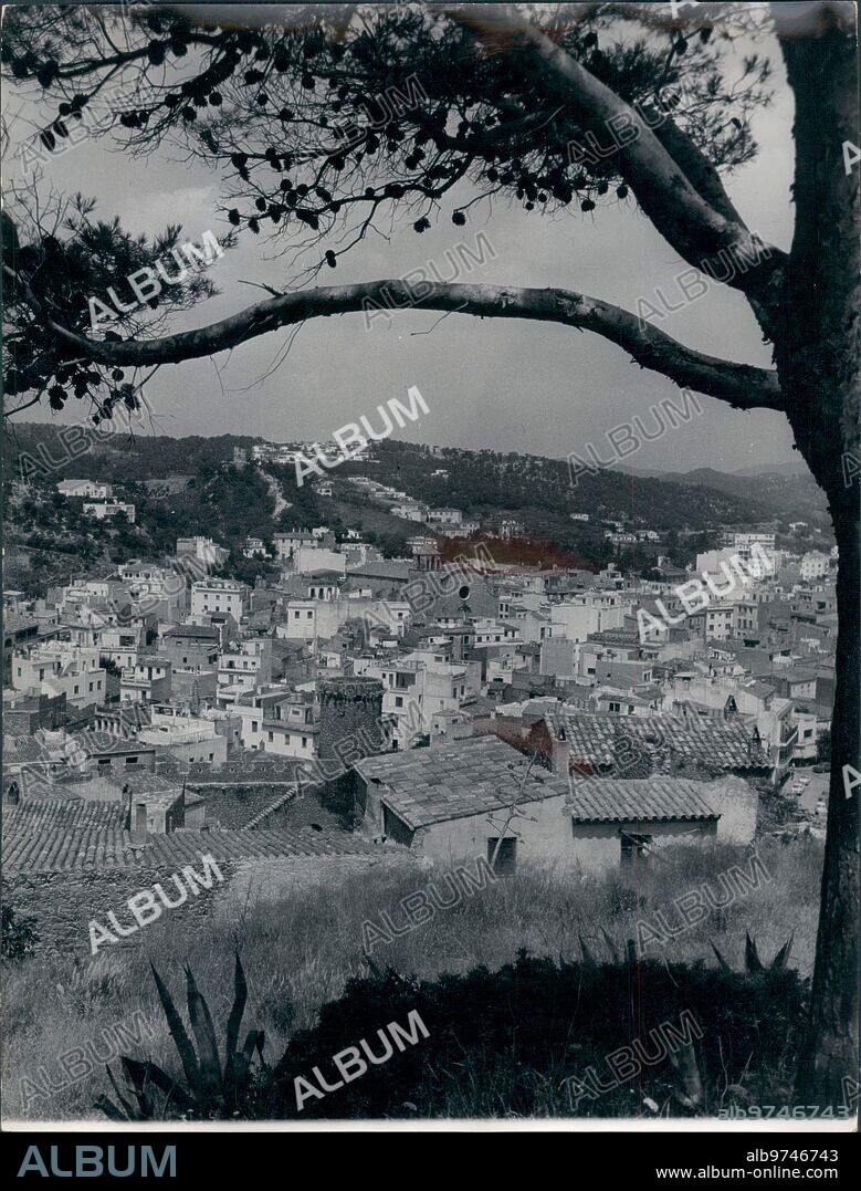 1965. View of the town of Tossa de Mar.