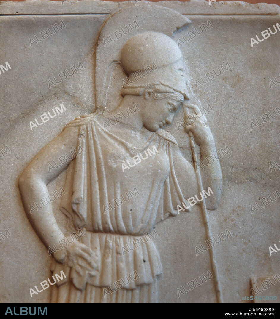 'Atenea pensativa', mármol, 48 cm., 460 a. C., taller de Ática. Museo de la Acrópolis de Atenas.
