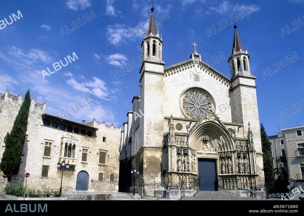 Vilafranca del Penedés, Iglesia de Santa María y Palacio Baltá.
