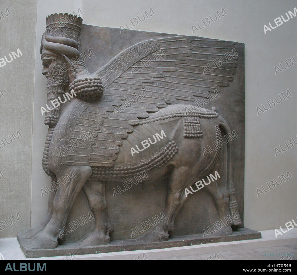 ARTE MESOPOTAMICO. ASIRIO. CABEZA DE TORO ANDROCEFALO, guardian de la entrada del Palacio de Sargón II. Korsabad. Siglo VIII a. C. Museo del Louvre. París. Francia.