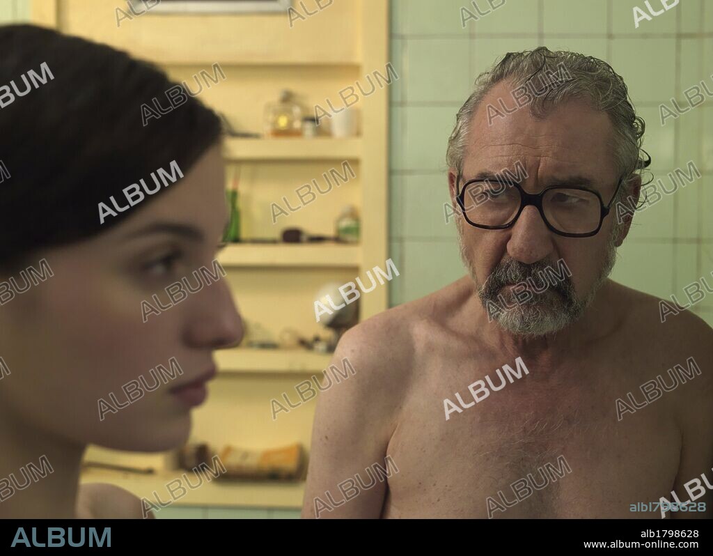 JOSE SACRISTAN y MARIA VALVERDE en MADRID, 1987, 2011, dirigida por DAVID TRUEBA. Copyright BUENAVIDA PRODUCCIONES S.L.