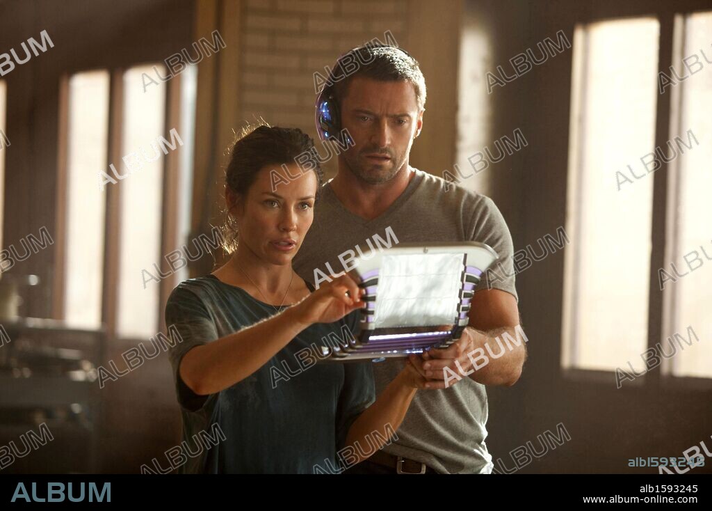 EVANGELINE LILLY y HUGH JACKMAN en ACERO PURO, 2011 (REAL STEEL), dirigida por SHAWN LEVY. Copyright DREAMWORKS SKG.