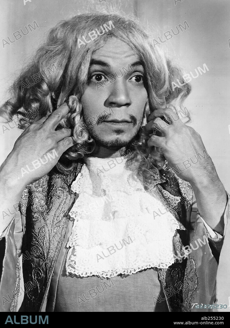 CANTINFLAS en ABAJO EL TELÓN, 1955, dirigida por MIGUEL M. DELGADO. Copyright POSA FILMS, S.A.