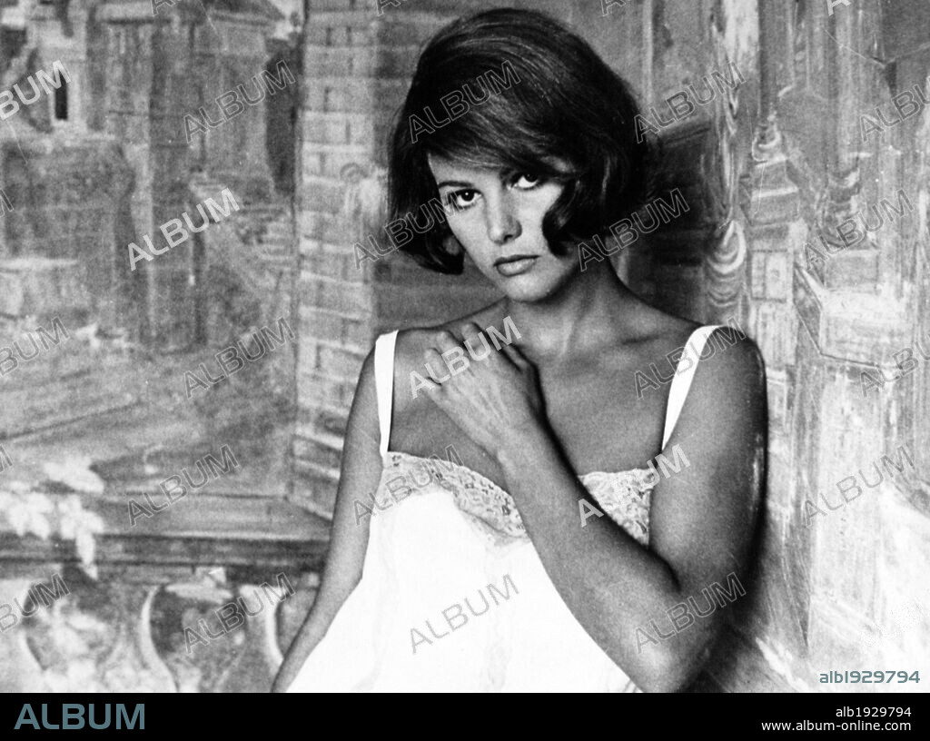 CLAUDIA CARDINALE en LOS INDIFERENTES, 1964 (GLI INDIFFERENTI), dirigida por FRANCESCO MASELLI. Copyright LUX FILM.