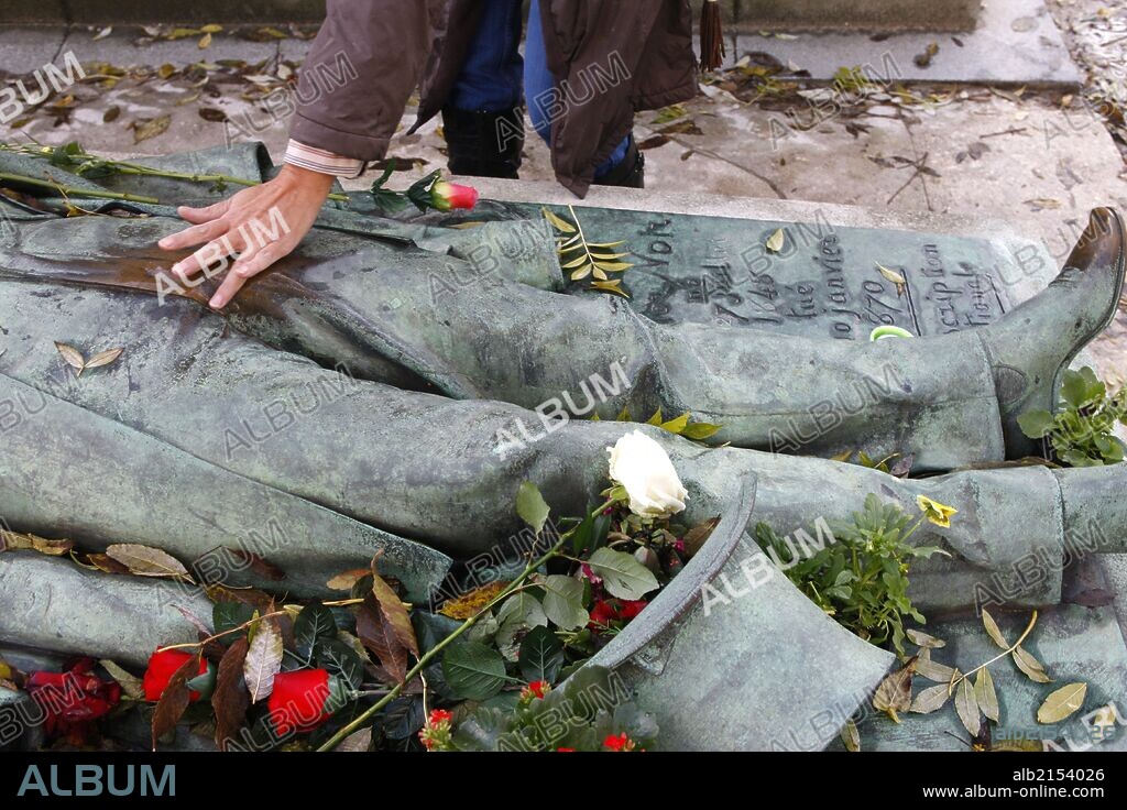 Victor Noir statue at Pere Lachaise graveyard.
