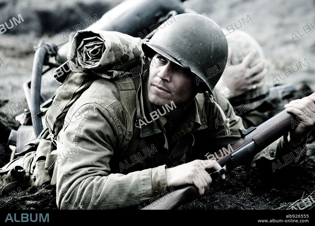 PAUL WALKER in FLAGS OF OUR FATHERS, 2006, directed by CLINT EASTWOOD. Copyright WARNER BROS. / WALLACE, MERIE W.