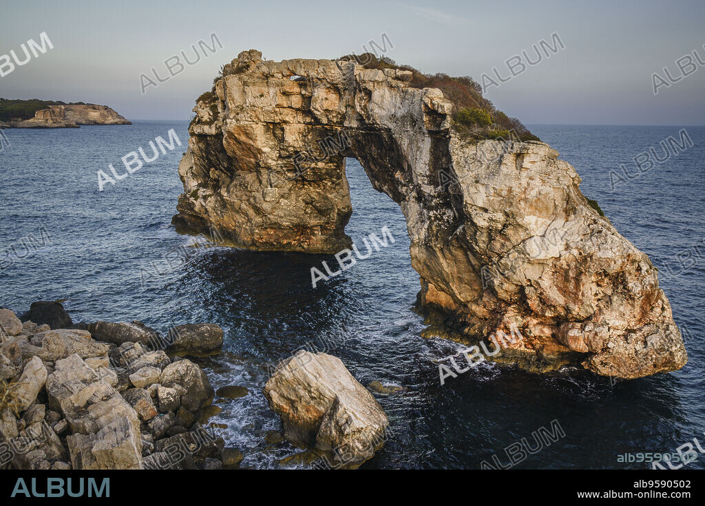 arco natural de roca Es Pontas,Santanyí,islas baleares, Spain.