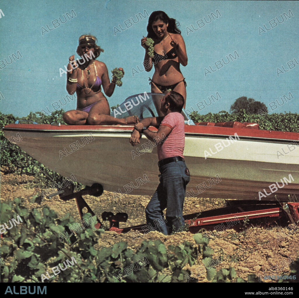 ALFREDO LANDA y JENNY LLADA en EL PUENTE, 1977, dirigida por JUAN ANTONIO BARDEM. Copyright ARTE 7.
