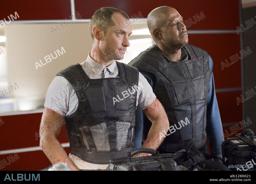 FOREST WHITAKER und JUDE LAW in REPO MEN, 2010. Copyright UNIVERSAL PICTURES.