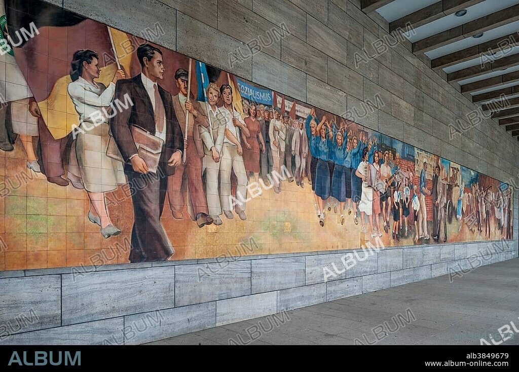 Monumental mural "Aufbau der Republik", by Max Lingner in 1953, at the former House of Ministries of the GDR, 1936 Reich Aviation Ministry, Nazi regime’s first monumental building project, nowadays Federal Ministry of Finance, Berlin, Germany, Europe.