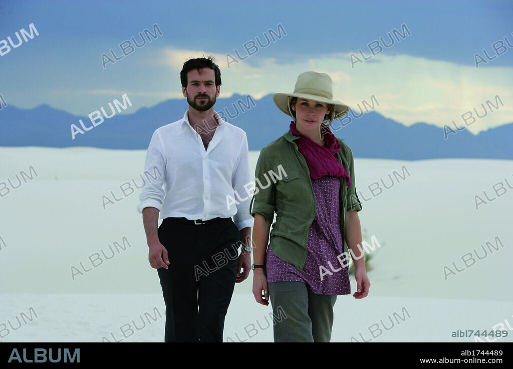 EVANGELINE LILLY y ROMAIN DURIS en PREMONICIÓN, 2008 (AFTERWARDS), dirigida por GILLES BOURDOS. Copyright FIDELITE FILMS.