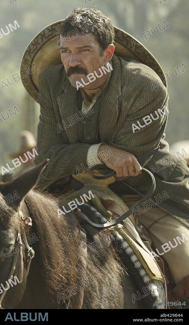 ANTONIO BANDERAS in AND STARRING PANCHO VILLA AS HIMSELF, 2003, directed by BRUCE BERESFORD. Copyright CITY ENTERTAINMENT.