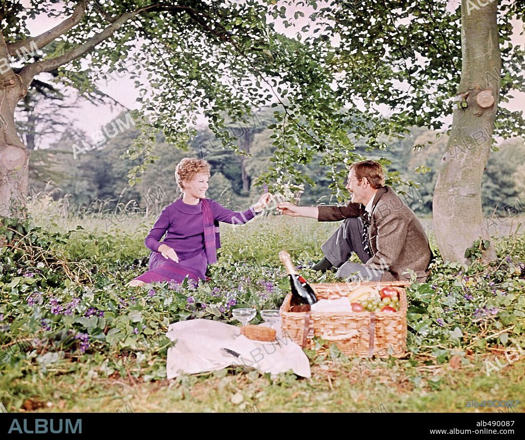 PETER O'TOOLE and PETULA CLARK in GOODBYE, MR CHIPS, 1969, directed by HERBERT ROSS. Copyright M.G.M.