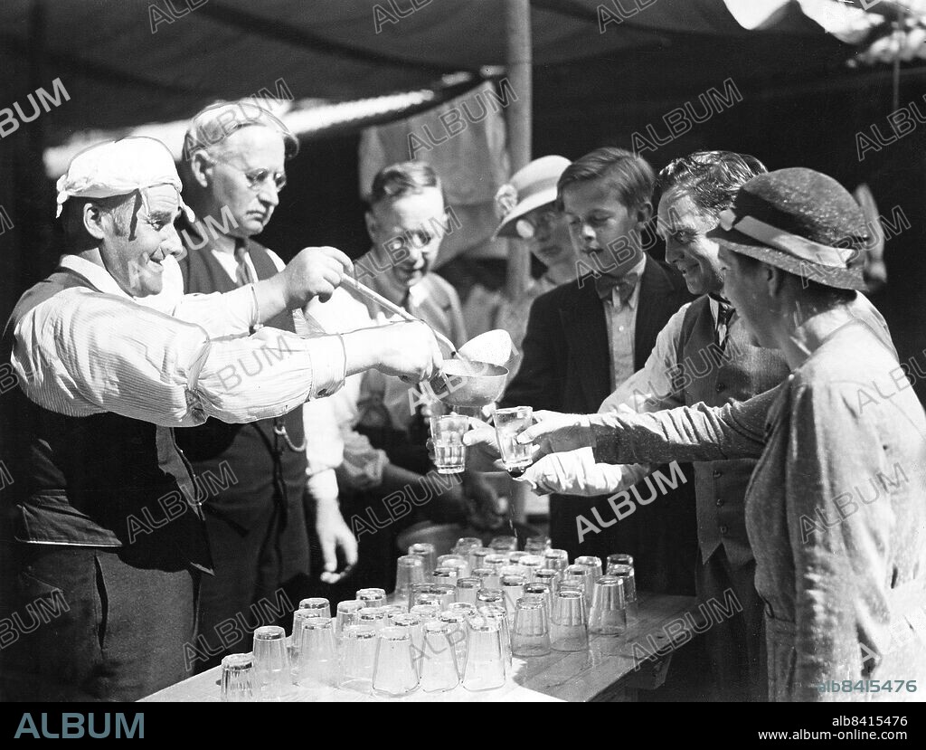 MALMKÖPING 1936-06. Pingstvännerna har möte på Malma hed utanför Malmköping.. Foto: DN / TT / Kod: 192. Publ DN 1936-06-23. **SvD OUT**.