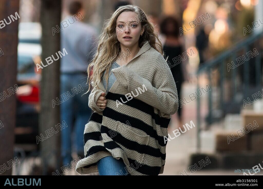 AMANDA SEYFRIED in FATHERS AND DAUGHTERS, 2015, directed by GABRIELE MUCCINO. Copyright VOLTAGE PICTURES.