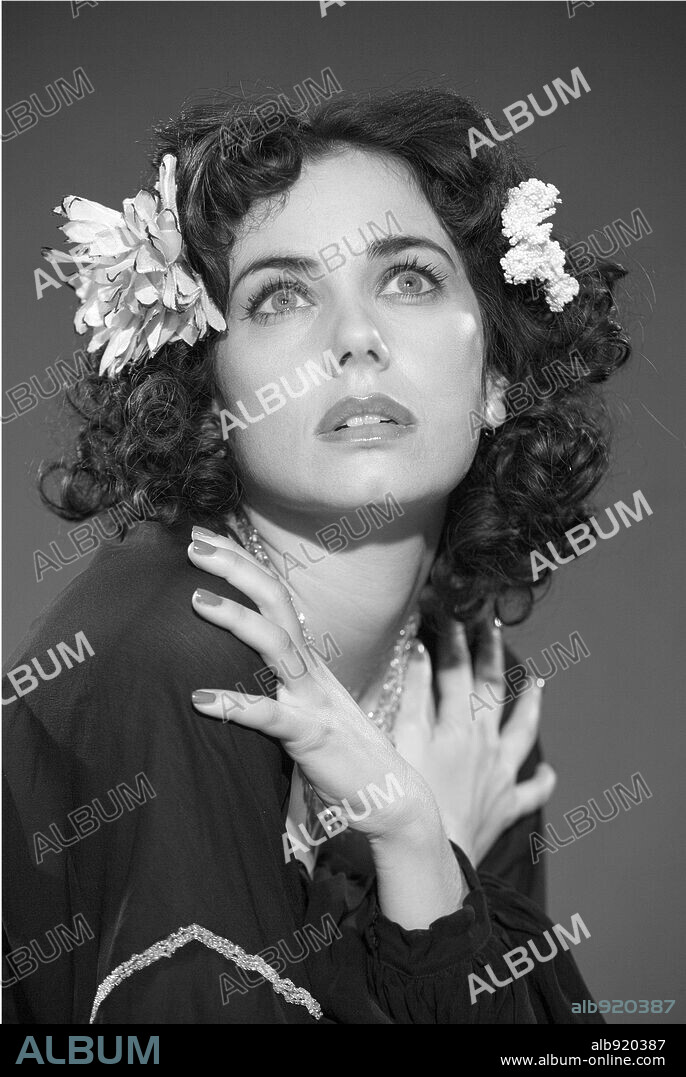 MIA KIRSHNER en LA DALIA NEGRA, 2006 (THE BLACK DAHLIA), dirigida por BRIAN DE PALMA. Copyright UNIVERSAL PICTURES / KONOW, ROLF.
