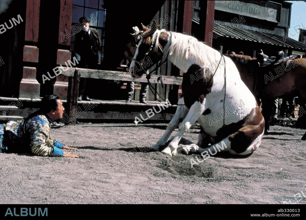 JACKIE CHAN in SHANGHAI NOON, 2000, directed by TOM DEY. Copyright TOUCHSTONE PICTURES.