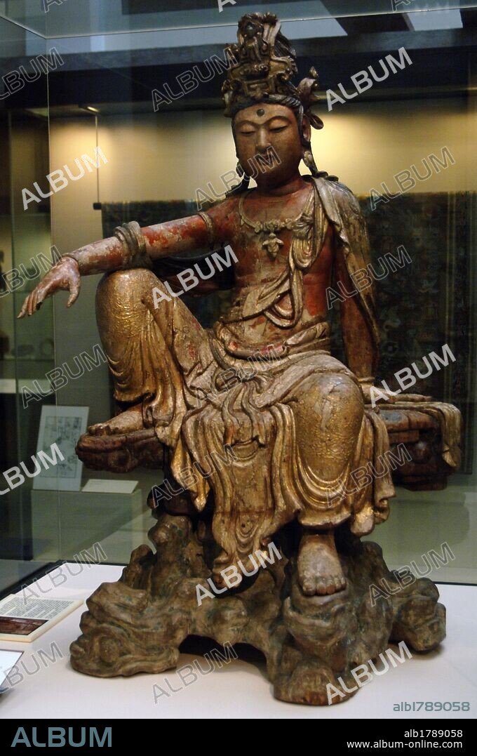 ARTE CHINO. DINASTIA JIN o JURCHEN (1115-1234). Escultura de BODHISATTVA GUANYIN esculpido en madera policromada, lacada y dorada. Procede de la provincia de Shanxi (Norte de China). Ha sido restaurada y redecorada en varias ocasiones. Museo Victoria y Alberto. Londres. Inglaterra. Reino Unido.