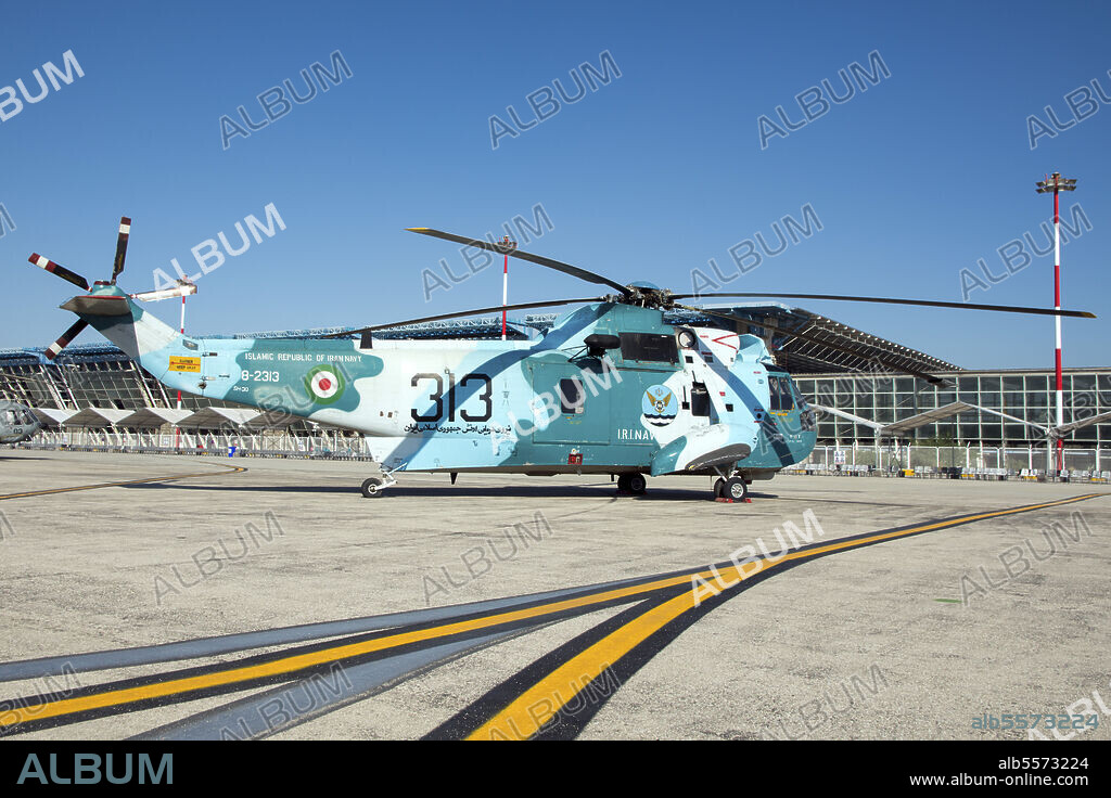 An ASH-3D Sea King anti-submarine helicopter of the Islamic Republic of Iran Navy. A fleet of 20 Sikorsky ASH-3D Sea King anti-submarine helicopters, built in Italy by Agusta, were purchased for the Iranian Navy before the fall of the Shah and delivered between the 1971 and the 1977.