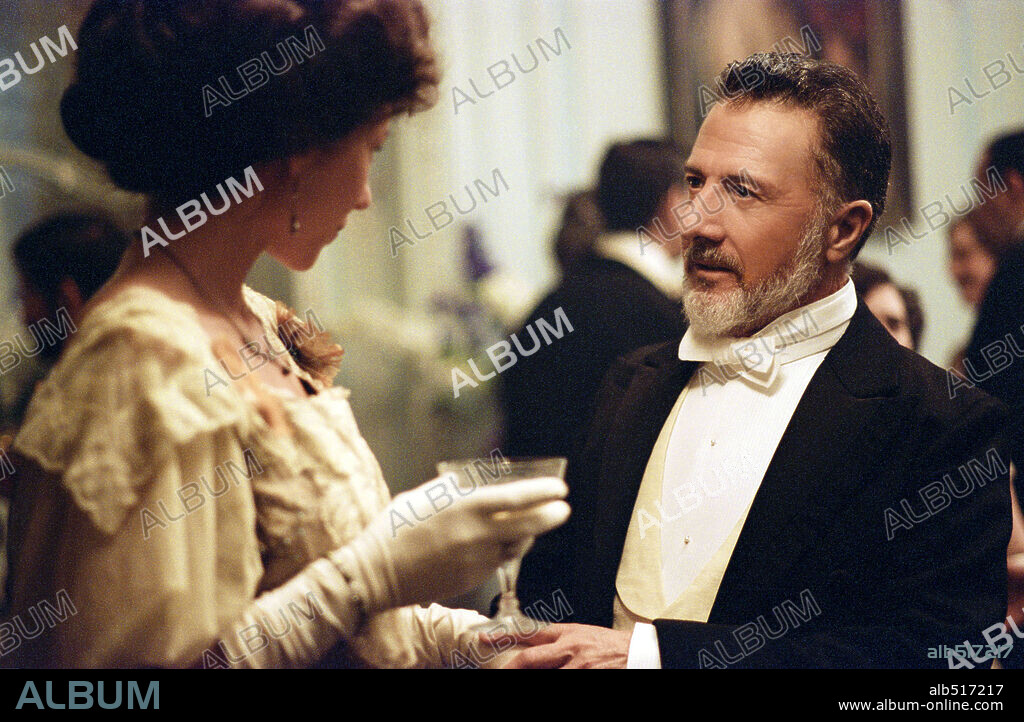 DUSTIN HOFFMAN in FINDING NEVERLAND, 2004, directed by MARC FORSTER. Copyright MIRAMAX.