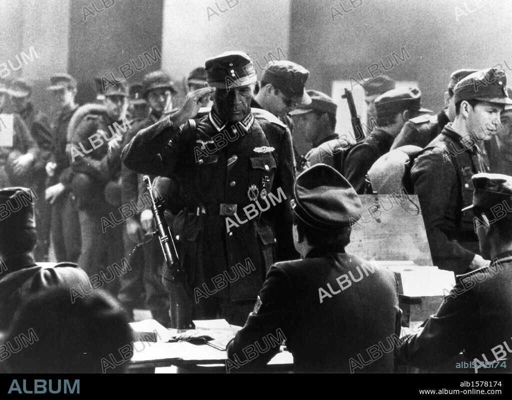 RICHARD BURTON in BREAKTHROUGH, 1979 (STEINER-DAS EISERNE KREUZ), directed by ANDREW V. MCLAGLEN. Copyright PALLADIUM FILM.