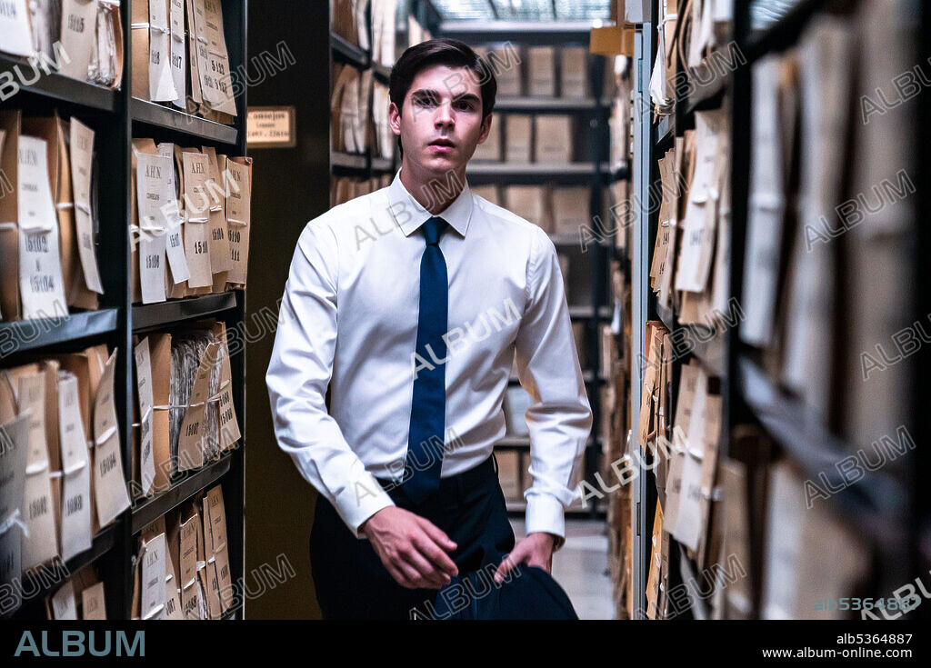 ALVARO MEL in LA FORTUNA, 2021, directed by ALEJANDRO AMENABAR. Copyright MOD PRODUCCIONES / MOVISTAR +.