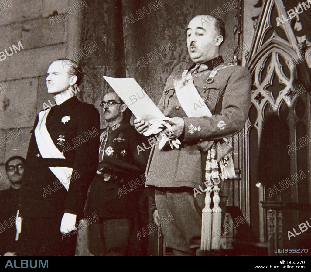 FRANCO BAHAMONDE, Francisco (El Ferrol, 1892-Madrid, 1975). Militar y político español. SERRANO SUÑER, Ramón (n. Zaragoza, 1901). Político español, elegido diputado por la CEDA en 1933. "FRANCO PRONUNCIANDO UN DISCURSO JUNTO A SERRANO SUÑER".